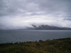 ノラトゥスを離れてセヴァン湖へ。あいにく雲の多く風も強くて寒いのが残念