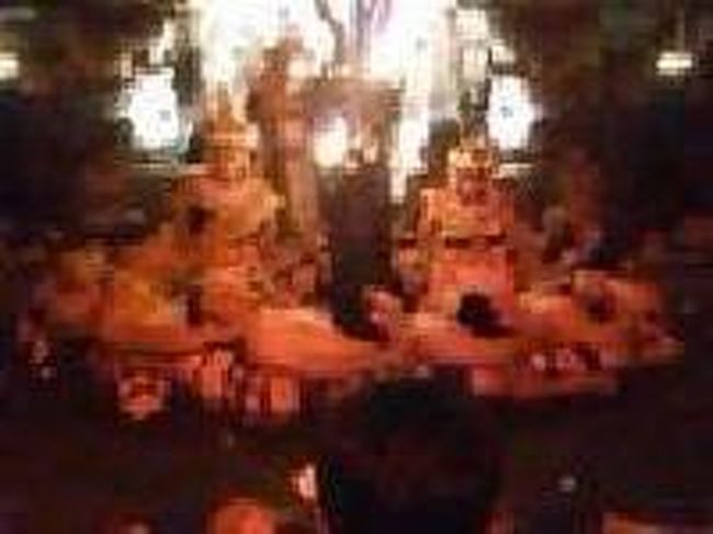 [２０１４/８/９]<br /><br />こちらはラーマ王子が捕らわれた場面です。ケチャダンサーが絡みつく大蛇を表現しています。