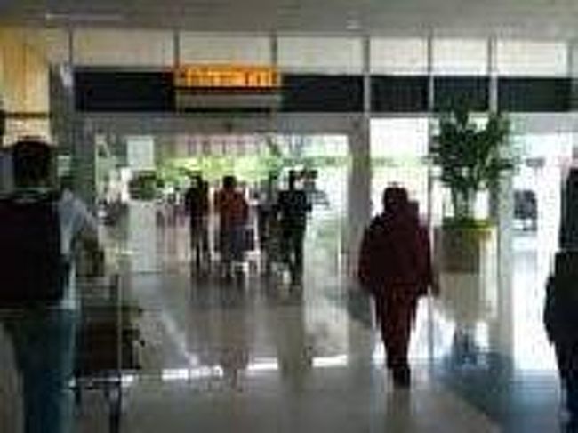 [２０１４/８/１０]<br /><br />到着ホールを出てみると