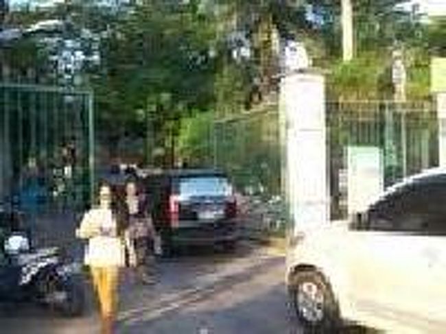 [２０１４/８/１０]<br /><br />駅の西側南寄りの入口を正面にすると