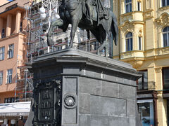 イェラチッチ総督の騎馬像．
