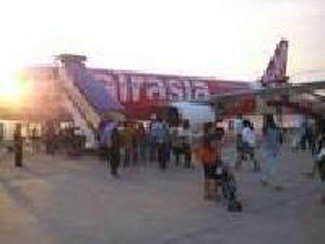 [２０１４/８/１１]<br /><br />機体はＡ３２０－２００で、座席はABC/DEFの３列/３列でした。ＱＺ２６２便は無事ジャカルタを０７：１９に出発。<br />