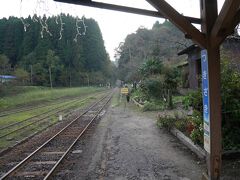 最寄り駅は小湊鐡道の「月崎駅」。
ドラマの撮影にも使えそうないい雰囲気の駅です。
※この写真は2016年11月撮影のもの