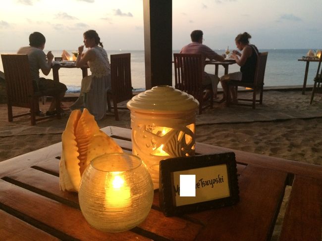 通された席は海側じゃなかったので残念。<br />でも、名前が書かれた札が置いてあって感動 笑<br />