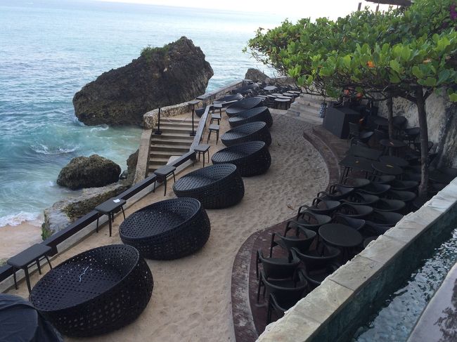 インフィニティプールの下はこんな感じ<br />誰も居ません 笑