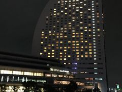 こちらは夜に撮影した『ヨコハマ グランド 
インターコンチネンタルホテル』の外観の写真。