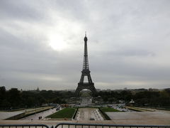 友達のイチオシ！エッフェル塔が一番綺麗に見える場所！だそうです。
確かに。。絵はがきで見た景色。
トロカデロ広場から♪