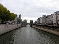 遠くに見えてるのは
ノートルダムかな？