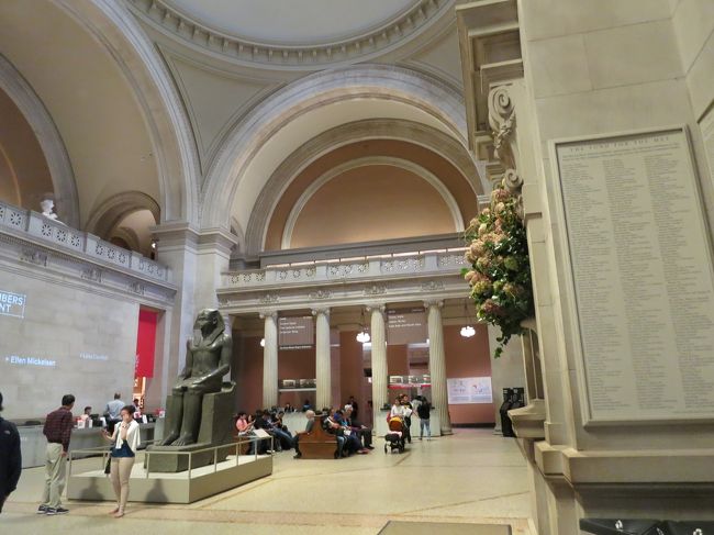 方向的には北、アメリカンウイング方面　<br />チケット売り場２つ。内１つはクレジットカードOK<br />