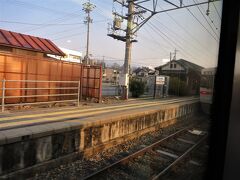 6:31　伊那八幡駅に着きました。（飯田駅から11分）

下り列車［松本行］と行き違います。