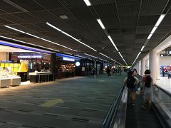 カンボジア・タイ旅行２７日目。

本日はバンコクからハジャイ経由でリペ島へと移動します。

朝３時頃に起きチェックアウトを済ませ、タクシーに乗って一路ドンムアン空港へと移動します。
ドンムアン空港では特に何も無くそのまま搭乗。