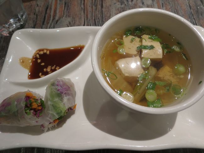 サラダかスープを選んで本日は豆腐スープ<br />前菜も選べて二人とも生春巻き
