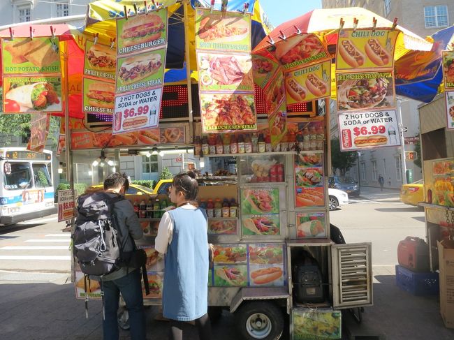 14:17　バスに乗って美術館帰って来ました<br />日本人はいったん外出せず中のレストラン使う人多いですね。<br />再入場できますよ。何故かそういう情報ほとんどないけど