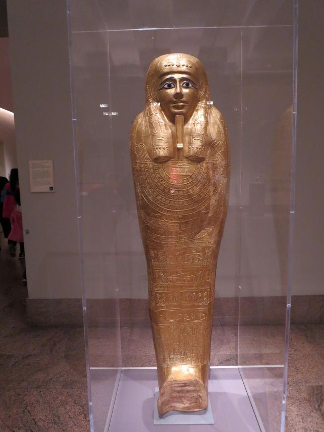 1階エジプトアートを速足で見て5時。それでも1階のモダンアートや彫刻なんかはまだ見てない。あとまるまる1日ここに費やせるにしてもちょっとギリギリだなあと思いながら今日の所はこのくらいにしてやろう