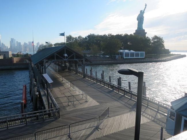 9:00　リバティ島到着