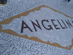 モネを見に、オランジュリー美術館へ向かいましたが、長蛇の列であきらめて～^^;
街の散策♪
アンジェリーナ本店などブラブラ。。。