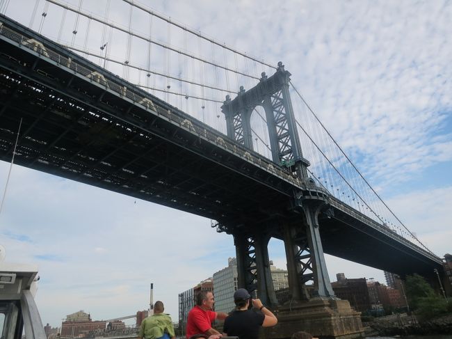 マンハッタン橋も渡れるらしいですがストリートビューでみたら誰もいないしめちゃくちゃ怖そう。