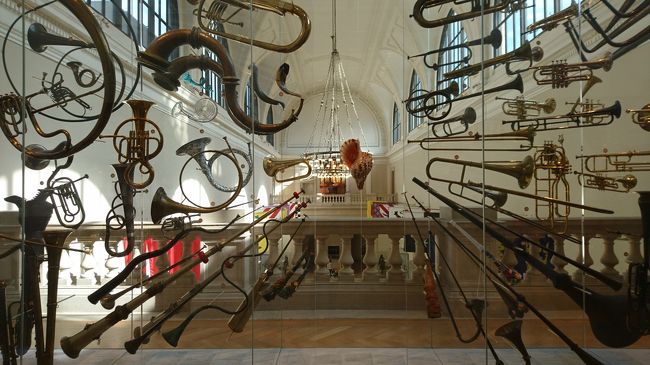 680番Musican Instruments<br />展示の仕方が見事