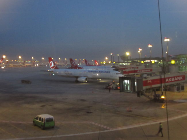 イスタンブールで、乗り継ぎ待ち