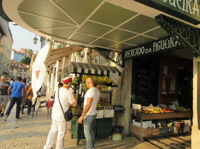 お土産探しに「Mercado da Figueira」へ。<br />