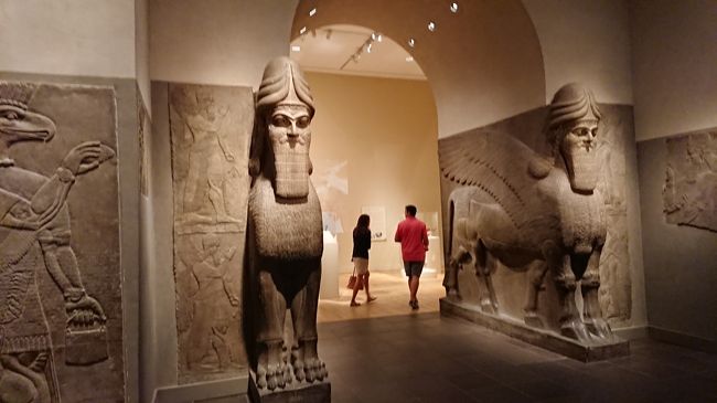 15:55　アッシリア　パレス遺跡　400-402<br />マジっすか。再現率すごすぎ