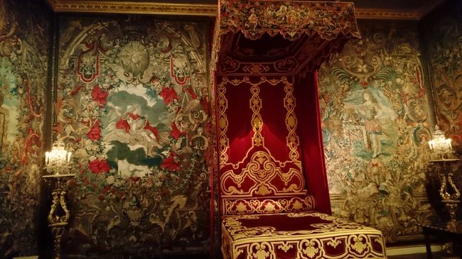 1階に移動して見残していた欧州彫刻装飾芸術へ移動。ベルサイユ宮殿みたいな所に来ました。ここを見残さないでおけたのはガイドブックに紹介されていたから。時間が無くてもここらへん見逃すと残念。見どころといってもほとんど全部だもんなあ。逆意見の人も多いだろうけどMomaに行かずここに専念して良かった