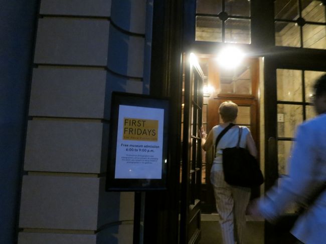 3人ほどが並んでいるだけなのですぐに入れました