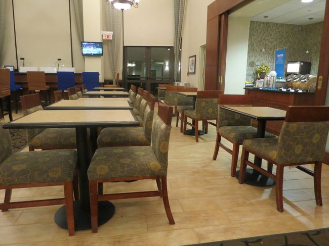 6:10　朝食会場私たちが最初でした。すごく広いけど利用者少ないのかな？<br /><br /><br />