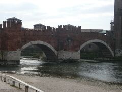 今日は、ベローナ＆ミラノ観光です。

ヴぇローナは、すっかり観光に入っている事を失念しており、全く勉強していきませんでした。

 
