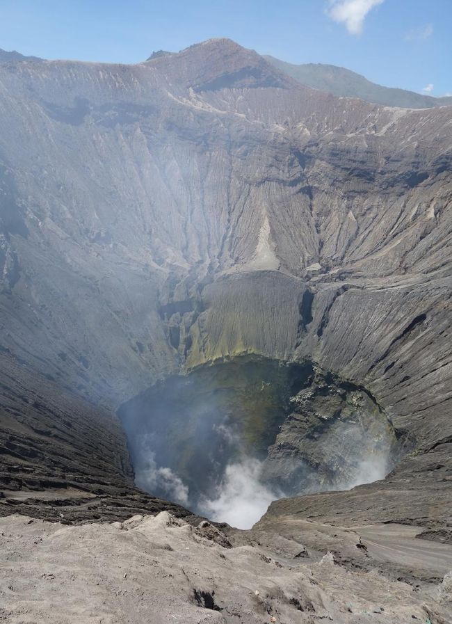 カワイジェン火山
