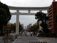 高速使って30分ぐらいで鹿児島市内に到着。

雨も降っておらず、ほとんど新燃岳の影響を感じさせません。

照国神社。