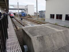 大曲到着～！
ここから秋田駅まではスイッチバックするので終点みたいになってます。