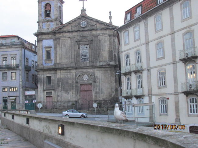 古い教会なども目に着く。