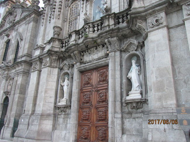 凝った造の建物だ。