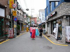 地下鉄3号線景福宮から一駅、安国駅を目指します。