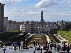 王宮や美術館のある一帯は「芸術の丘」と呼ばれている。見晴らしがよい。ブリュッセルの中心部は、けっこう起伏がある。