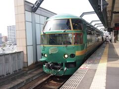 大分駅に12：36着、大分駅のホームにはゆふいんの森が！！
ゆふいんの森は12：45発です。出発するまで撮影タイム＾＾