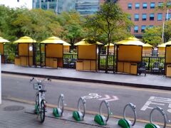 15日　日曜日。
前日の自転車が楽だったので、朝ご飯食べに楽園商街からまた自転車に乗り今度は市庁近くの武橋洞プゴクッチプへ。

朝の清渓川沿いの道は人も車もなく非常に快適でした。
