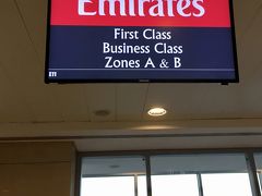 １８時前ようやく空港到着。

これからEK924 CAI→DXB 18:40 00:15でドバイに