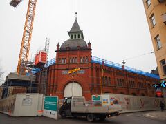 エステルマルムの朝市に来ました！
しかし残念ながらこちらの元々の建物は修理中でしたので・・・