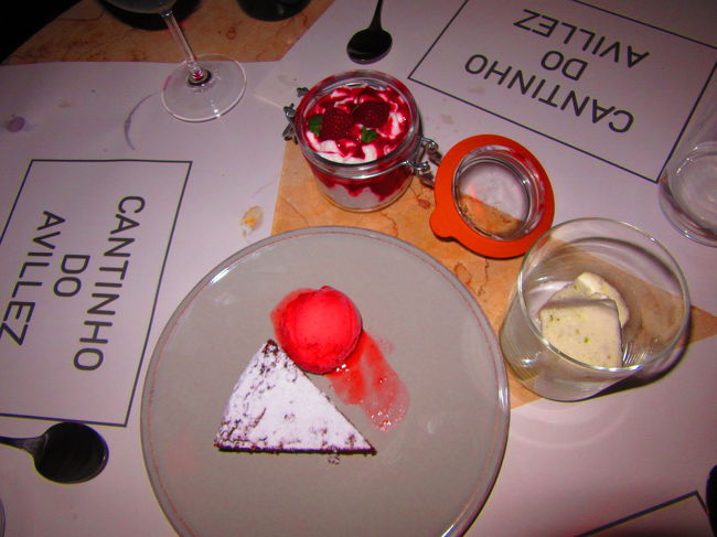 デザートも甘過ぎず、チーズケーキはオシャレな瓶に入ってたりとひと手間加わっていて美味しかったです。