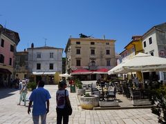 マラフォロ広場
デクマヌス通りの西端にある広場です。