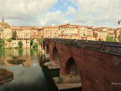 ヴィユー橋　（PONT VIEUX）
先ほどタクシーで通った橋ですが、1050年の建造で現存するヨーロッパの橋のなかでは最も古い橋のひとつだそうです。