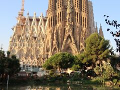 Sagrada Família（サグラダ・ファミリア）

圧巻です。水面に映る逆さサグラダ・ファミリアも美しい！