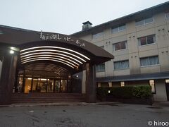 今日の宿泊先、十和田湖レークビューホテル。
ちょっと施設が古く、昔ながらの団体温泉旅行向けのホテルです。