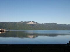 朝の澄んだ空気の中、最高の十和田湖を満喫しました。