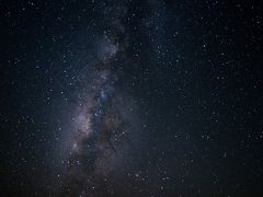 8時からの星空観測。星空観測タワーの方の解説付きです。
10分くらい遅れて到着してしまったので、もう終わりかな～と思いきや、
解説時間が１時間のため、たくさんお話を聞くことが出来ました！
月齢と予定が合わずに、月が大きい日だから星空には期待できないかも…と思っていたのですが、この日は満月の直後だったため、月の出が遅く、満点の星空を見れてラッキーでした。