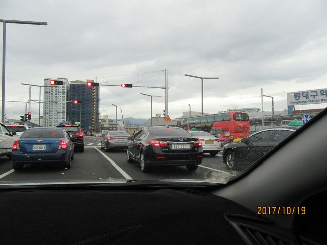 たいぎいんで、タクシーで空港へ。