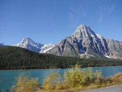 ウォーターフォール湖、大きな氷河湖です。
