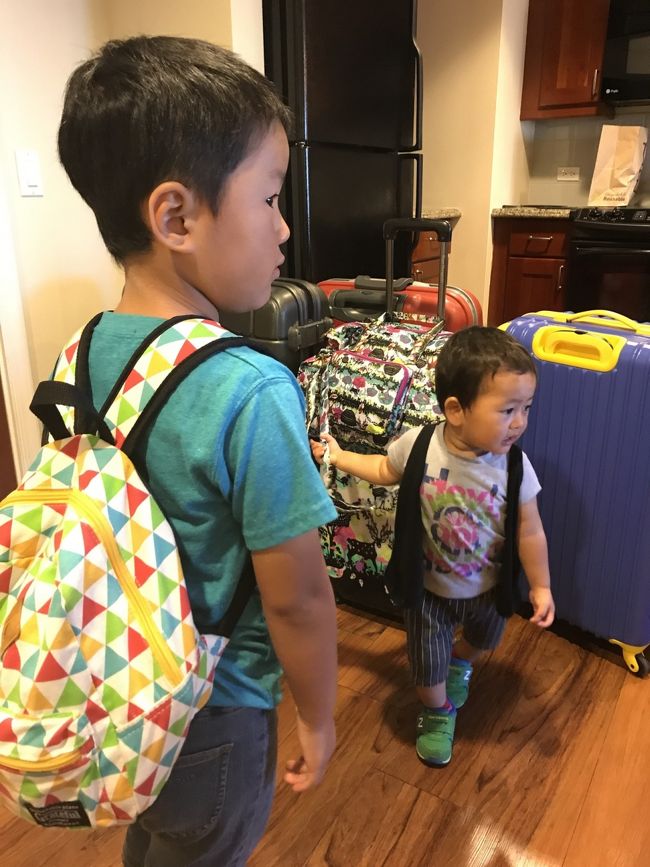 遅れないように子供達を準備させて、私は部屋中の忘れ物チェック！！<br /><br />前回の１２月にDSを忘れて、高い送料かけて手元に届いたので、同じ轍は踏まないぞー(´⊙ω⊙`)<br /><br />…のハズが、、、<br /><br /><br />しっかり（笑）忘れ物してました(-｡-;